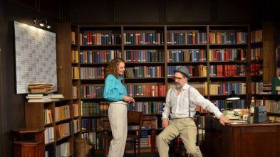 Anna Schindlbeck und Ingo Pfeiffer spielen in dem Stück "Bildung für Rita" eine Friseurin und einen Professor.  Foto: Sebastian Worch