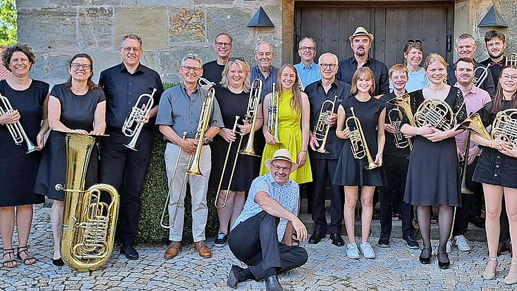 Der Heroldsberger Posaunenchor spielt am Sonntagabend in Neunkirchen Musik aus mehreren Jahrhunderten von Dowland bis Leonard Cohen.