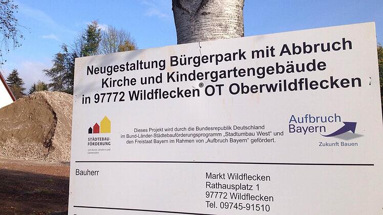 Dort wo früher die Oberwildfleckener Kirche stand, soll eine Kapelle gebaut werden. Foto: Sebastian Schmitt-Mathea