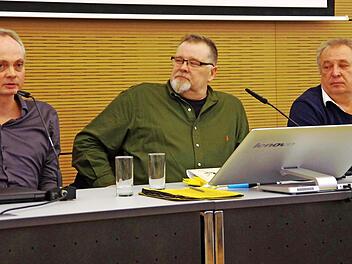 Winfried Laasch, Dirk Kämper, Stefan Mausbach referierten bei den jüdischen Kulturtagen über Fredy Hirsch. Foto: Klaus Werner