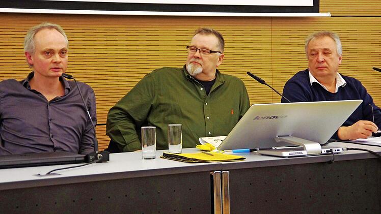 Winfried Laasch, Dirk Kämper, Stefan Mausbach referierten bei den jüdischen Kulturtagen über Fredy Hirsch. Foto: Klaus Werner