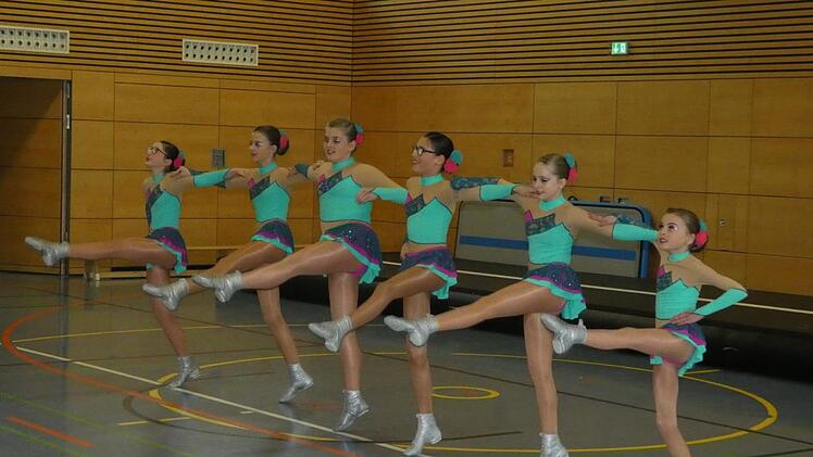 Die Tanzgruppe "Pescesitos" vom TV Sand unterhielt die Zuschauer mit einer Showeinlage.