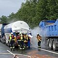 Unfall mit Gefahrguttransporter: Stickstoff tritt aus