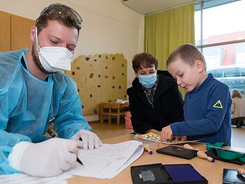 Ein Bild aus der ersten Studienphase: Hunderte Kinder wurden seit September 2020 für die Würzburger Kita-Corona-Studie getestet. Was haben die Forscher herausgefunden?