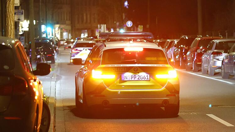 Häuslicher StreitSEK-Einsatz in Fürther Wohnung: Polizei nimmt 43-Jährigen fest: Spezialkräfte nehmen Mann in Gewahrsam