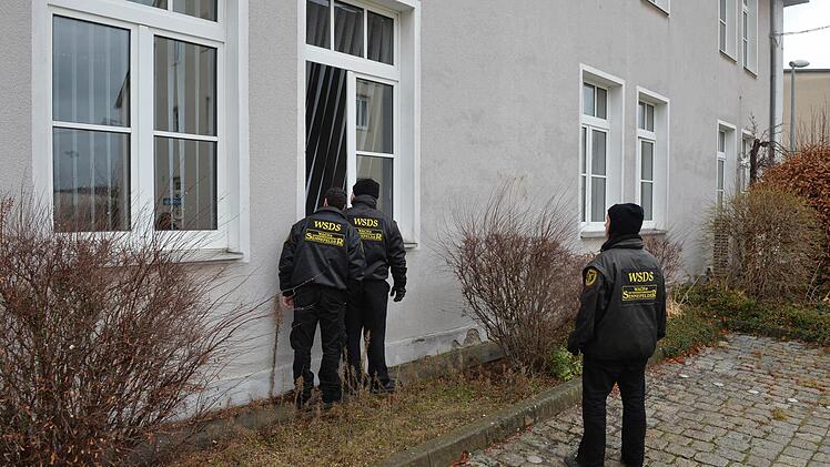 Gefunden: ein offenes Fenster. Das wird gemeldet. Foto: Ronald Rinklef