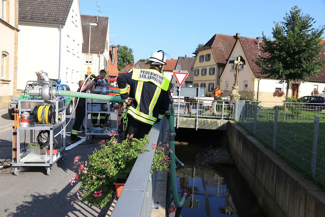 Güllefass läuft über – 1000 Liter  Jauche  gelangen in den Pünzenbach in Straßgiech