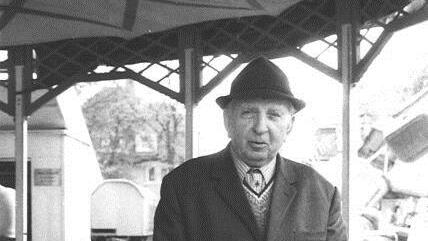 Schorsch Münch auf "seinem" Karussel, das damals  - das Bild entstand 1981 - schon der Familie Schmidt gehörte.Foto: BR-Archiv