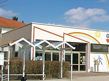 Versäumnisse beim Brandschutz am Gebäude der Grundschule Weisendorf sorgten für Kopfschütteln im Marktgemeinderat.  Foto: Richard Sänger