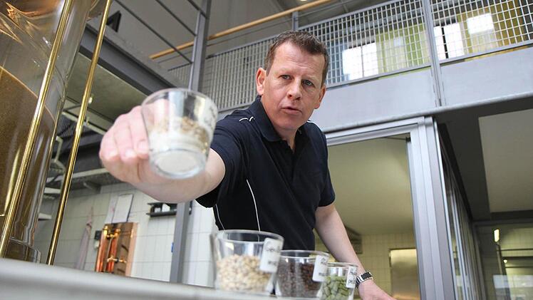 Zahlreiche Malzsorten gibt es, die Braumeister wie Robert Boser verwenden können.
