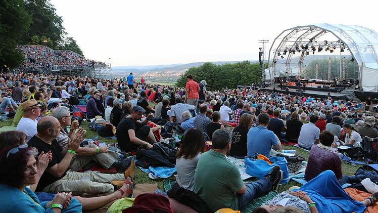Blick zu Bühne  Foto: Barbara Herbst