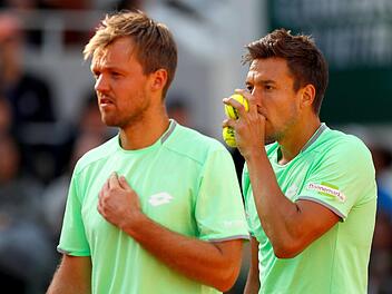 Die Absprachen zwischen Kevin Krawitz (links) und Andreas Mies passten. Das Titelverteidiger-Duo von Paris zeigte in der 2. Runde eine grandiose Leistung und besiegte das argentinische Doppel Schwarztman/Coria mit 6:2 und 6:0. Foto: Archiv