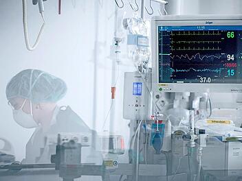 Sieben Covid-19-Patienten m&uuml;ssen derzeit im Kulmbacher Klinikum station&auml;r behandelt werden, keiner von ihnen jedoch intensivmedizinisch.