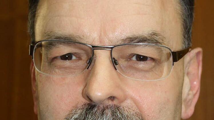 "Wir haben alle 70 Kitas und 21 Grundschulen angeschrieben", berichtet Harald Bötsch über die Arbeit der Säule 1. Danach wurden so genannte Bildungszellen gebildet: Alle Kindergärten wurden der jeweiligen Grundschule zugeordnet, in Hammelburg sind das neun Kindergärten für eine Schule, in Bad Kissingen einmal acht (Sinnberg-Schule) und einmal sieben (Henneberg-Schule), in kleineren Kommunen manchmal nur ein oder zwei.