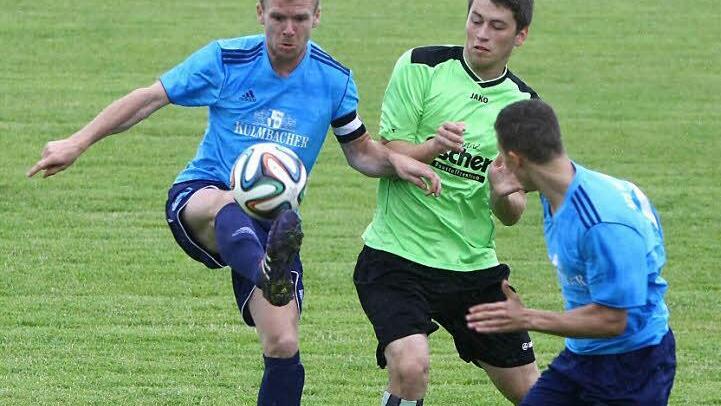 Platz 5 war für den Aufsteiger ATS Kulmbach eine beachtliche Platzierung. Darf das Team um Kapitän Florian Böhmer (links) in der neuen Bezirksliga-Saison von mehr träumen?