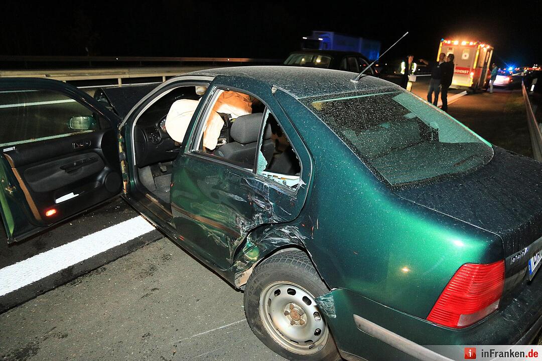 Sessel auf A73 sorgt für Unfall