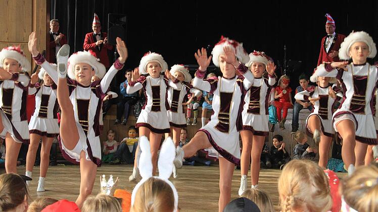 Beim Auftritt der Jugendgarde waren sich alle einig, das war Spitze.