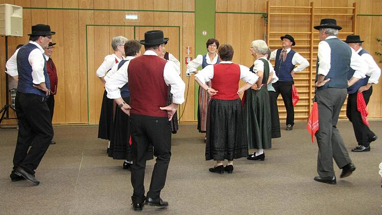 Der fränkische Tanzkreis Steigerwald  Foto: Richard Sänger