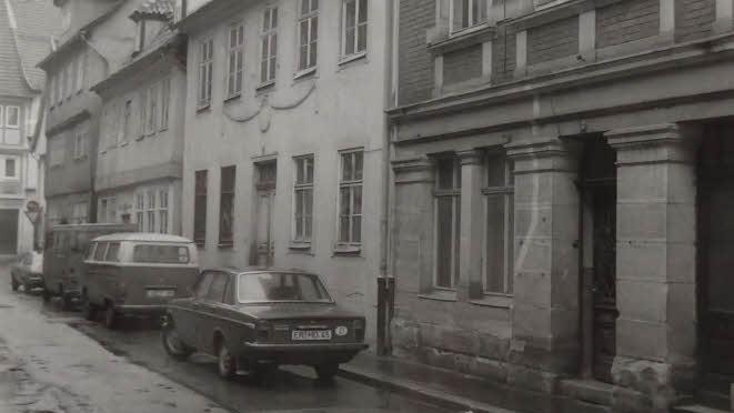 Mit rund 520 000 Mark wurde Ende der 1990er Jahre die Umwandlung der Metzgergasse in einen verkehrsberuhigten Bereich veranschlagt. Dabei wurde auch die Straßenbeleuchtung erneuert.