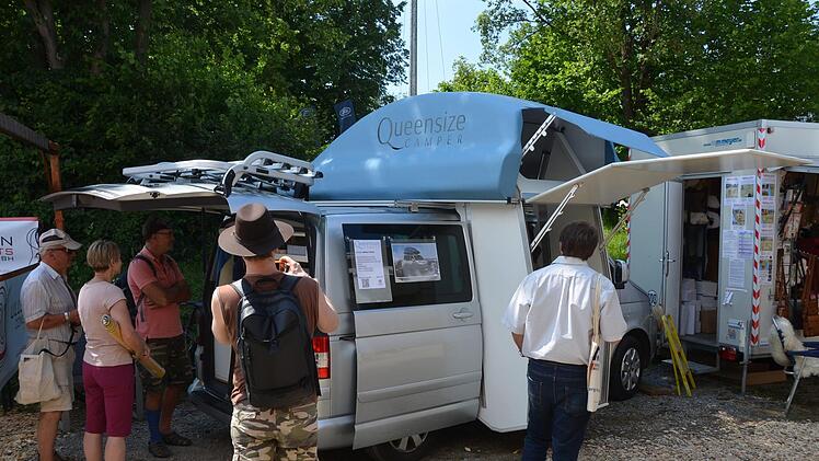 Dachzelte in jeder Form und Größe, auch das bot die Abenteuer- und Allrad-Offroadmesse in Bad Kissingen. Peter Rauch