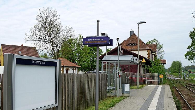 Am Baunacher Bahnhof soll eine der Mobilstationen des Landkreises Bamberg im Rahmen des intermodalen Mobilitätskonzepts entstehen. Foto: Johannes Michel