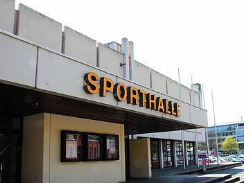 Die alte Dreifachsporthalle am Anger sollte nach Ansicht des Sportverbandes so lange wie möglich weiter betrieben werden. Foto: Jochen Berger