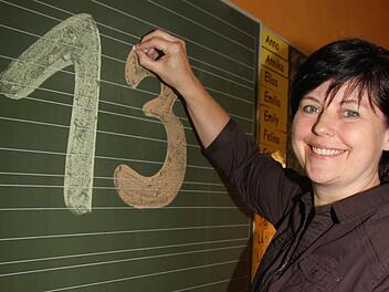 Das ganze Leben lang begleitet Astrid Kestel schon die Zahl 13, aber Unglück hat sie nicht. Fotos: Sonja Adam