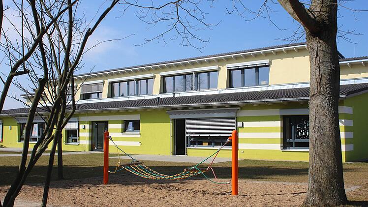Kinderkrippen, Kindergärten und Schule kosten Adelsdorf jährlich 3,2 Millionen Euro. Sollte es durch das Baugebiet Reuthsee zu einem Zuwachs der Kinderzahl kommen, müssen voraussichtlich weitere fünf Millionen Euro investiert werden.