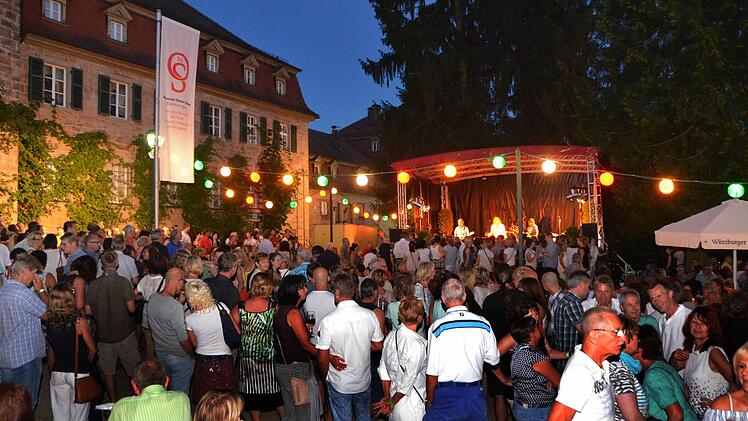 Großer Andrang herrschte beim Auftritt der "Jets".  Fotos: Peter Rauch