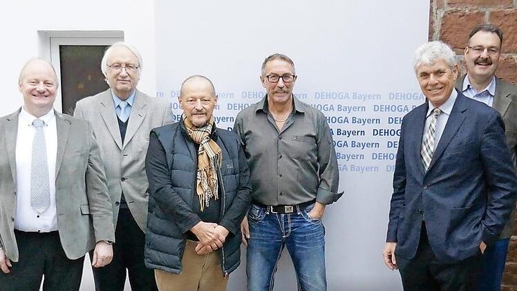 Bei der BHG-Kreisversammlung standen Neuwahlen an. Unser Bild zeigt (von links) Thomas Daunhauer (stellvertretender Bezirksvorsitzender), Heinz Stempfle (Kreis- und Bezirksvorsitzender), Ewald Hupp (1. stellvertretender Kreisvorsitzender), Kurt M&uuml;ller (2. stellvertretender Kreisvorsitzender), Michael Schw&auml;gerl (Syndikus BHG Unterfranken), Christoph Henkelmann (Schriftf&uuml;hrer).  Foto: BHG