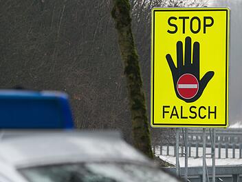 A73 bei Ebersdorf bei Coburg: Geisterfahrer auf A73 - Polizei sucht Zeugen