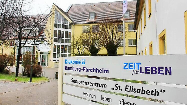 Im Seniorenzentrum St. Elisabeth in Ebern waren bei einer Kontrolle durch Mitarbeiter des Landratsamtes im Juli 2013 zu wenig Fachkräfte vor Ort. Wegen der daraus resultierenden Bescheide der Behörde wäre es am morgigen Donnerstag fast zum Prozess gekommen.  Foto: E. Kiesewetter