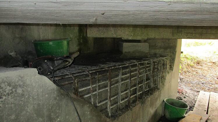 Der Beton im unteren Bereich der Brücke musste komplett erneuert werden. Foto: Staatliches Bauamt Bamberg