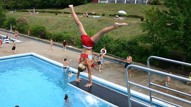Auch das Eberner Freibad ist ab dem 11. Juni f&uuml;r den Testbetrieb ge&ouml;ffnet. Foto: Archiv