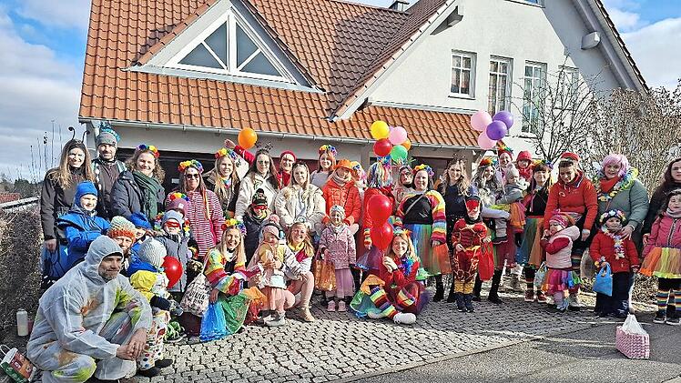 Kirchaicher Kita feiert Fasching.