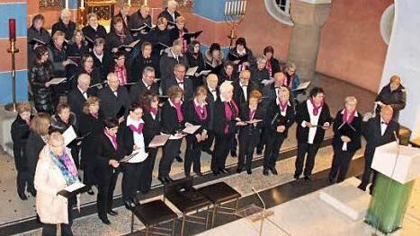 Das Schlusslied "Tochter Zion" sangen die Chöre gemeinsam. Foto: Blum
