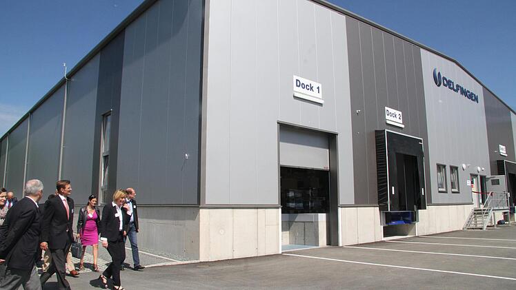 Der Produktionsstandort in Marktrodach platzte aus allen Nähten. Bislang wurde auf drei Ebenen produziert, eine externe Spedition hatte die Lagerhaltung übernommen. Durch die neue Halle wurden 1500 Kubikmeter Stell- und Lagerplatz geschaffen. Foto: Sonny Adam