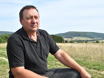Georg Lunz an einem seiner Lieblingsplätze über Litzendorf Foto: Ronald Rinklef