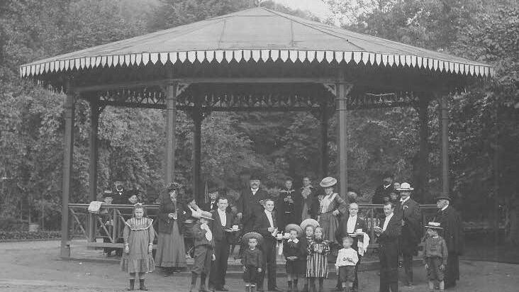 Diese historische Postkarte fand Professor Dan Laor von der Universität Tel Aviv im Nachlass Agnons. Er nahm sie zum Anlass für einen Besuch.