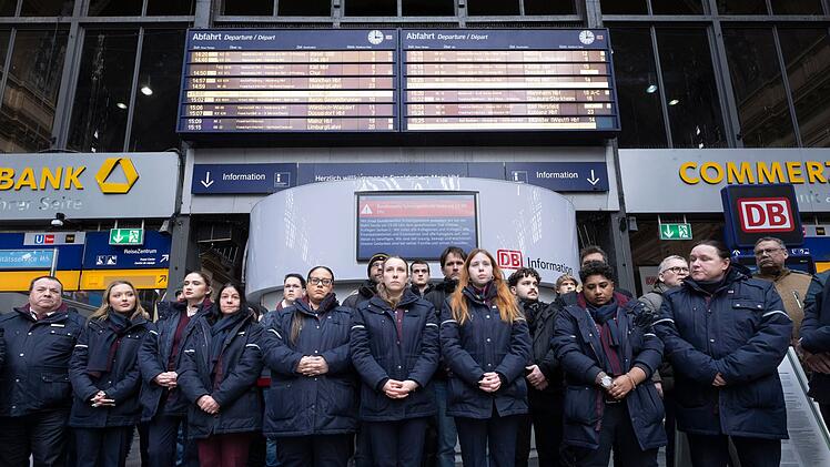 Zugbegleiter stirbt nach Angriff bei Ticketkontrolle