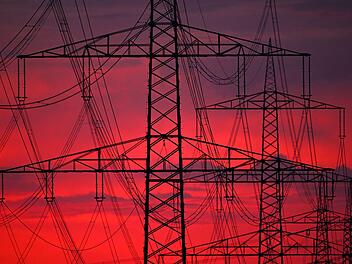 Das Stromnetz in Deutschland besteht aus etwa 38.000 Kilometern an H&ouml;chstspannungsleitungen und &uuml;ber einer Million weiterer Leitungen, die den Strom zu den Menschen bringen. Das alles rund um die Uhr vor Anschl&auml;gen zu sch&uuml;tzen, ist nicht m&ouml;glich, lernt man in der "ARD Story".