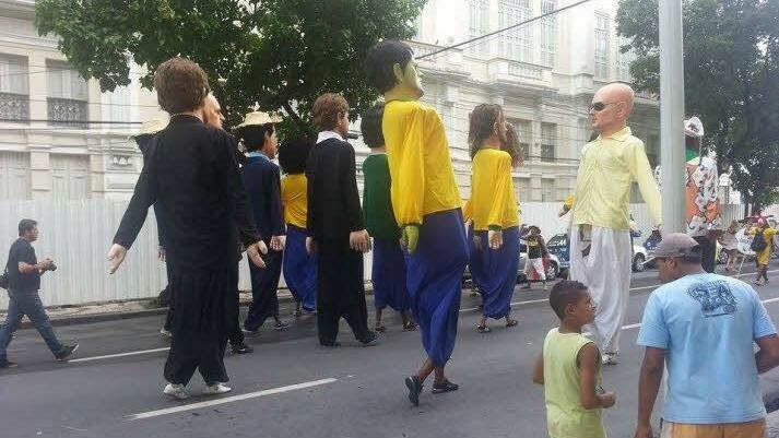 Fußballspieler in XXL - die Figuren kennt Ortloff schon aus der Hauptstadt von Bahia, Salvador.  Fotos: Frank Ortloff