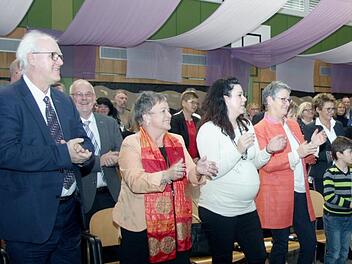 Ursula Stach 2. v. l.) war vom Programm bei ihrer Verabschiedung begeistert.    Foto: Richard Sänger