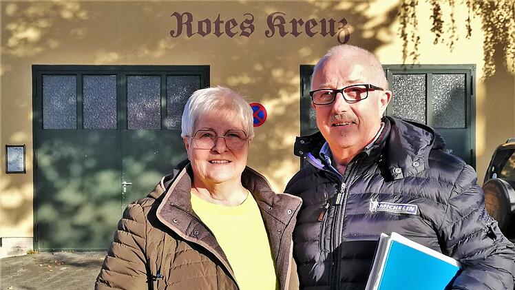Alois Gundalach und seine Frau Irene hatten vor 40 Jahren die Idee zur Gründung eines Steinacher BRK-Sanitätszuges mit Weiblicher Bereitschaft. Foto: Sigismund von Dobschütz