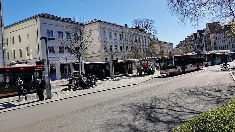 ZOB Bamberg, Busse am Zentralen Busbahnhof in der Bamberger Innenstadt, Bus, Stadtbus