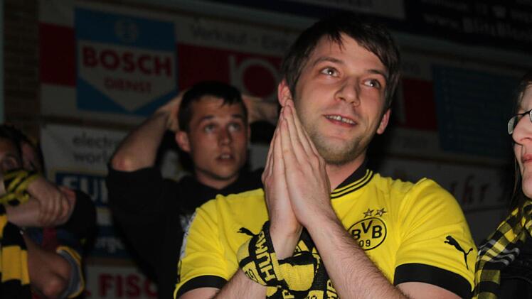 Hoffen und Bangen stand in so manches Gesicht geschrieben.