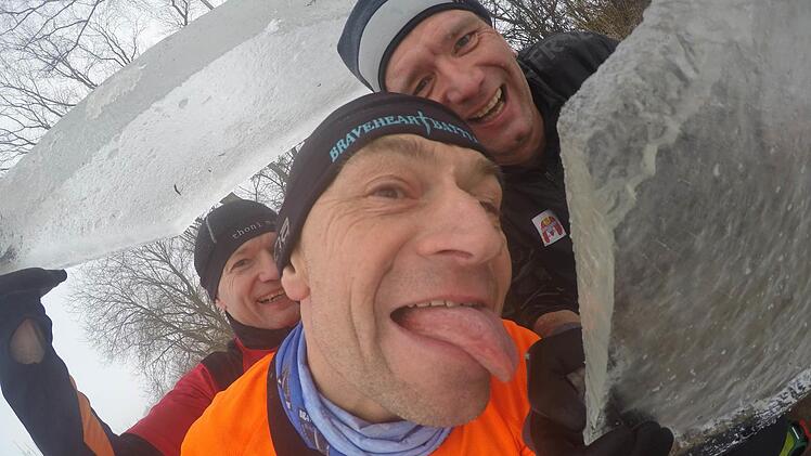 Ali Beierlieb, Rainer Hofmann und Matthias Langhojer (von links) m&ouml;gen Eis. Ganz normal eigentlich, oder nicht? Fotos: Heike Hofmann