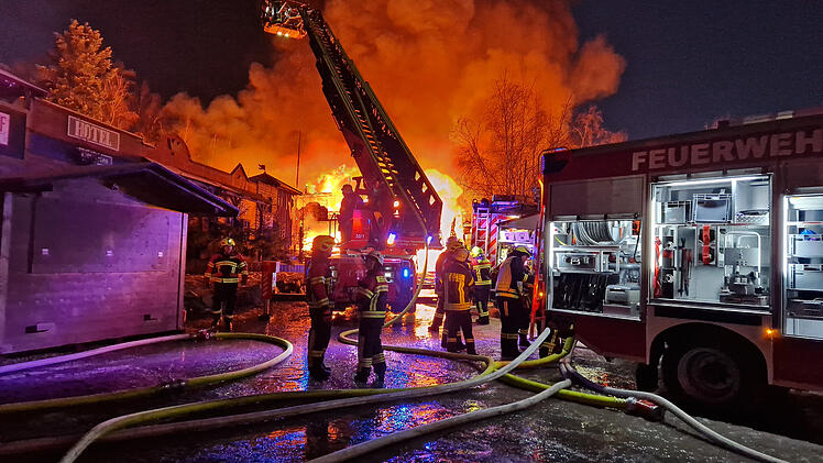 Feuer in der Westernstadt Pullman City in Bayern