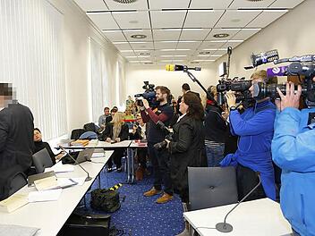 Ein Foto vom Prozessauftakt: Die Verhandlung begann am 7. April 2015 unter großem Publikums- und Medieninteresse. Auch für die Urteilsverkündung werden zahlreiche Zuhörer erwartet.  Foto: Matthias Hoch