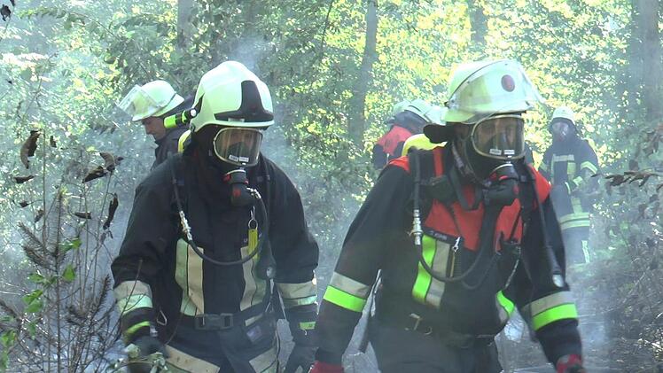 Atemschutzträger im Einsatz Fotos: News5/Licha